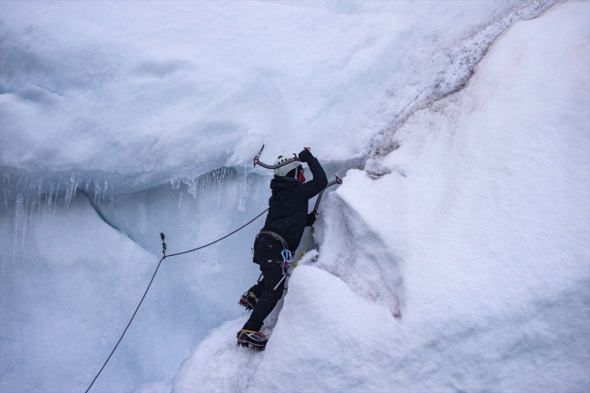 Türk bilim insanlarının Antarktika'daki zorlu seferi